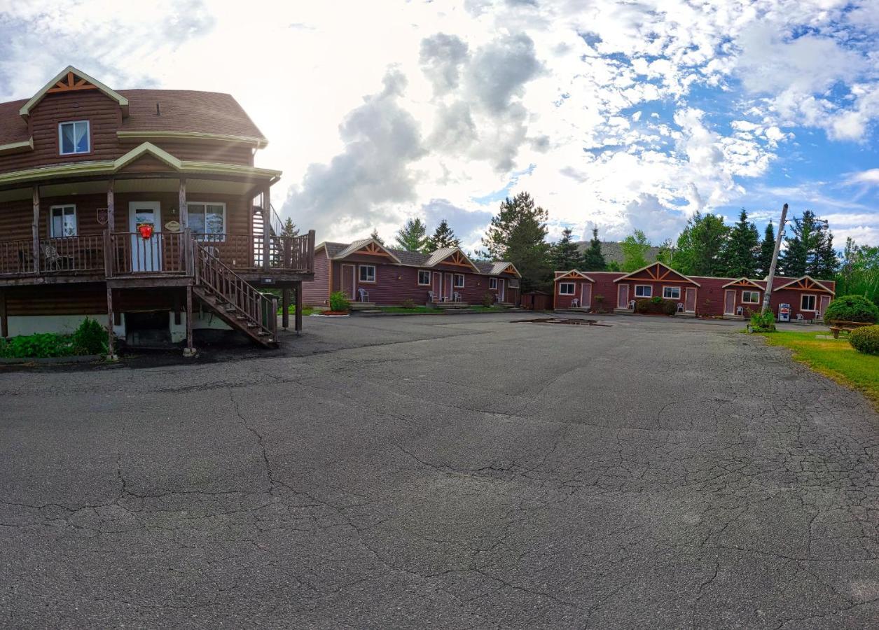 Motel Au Vieux Frontenac เธทฟอร์ด ไมนส์ ภายนอก รูปภาพ