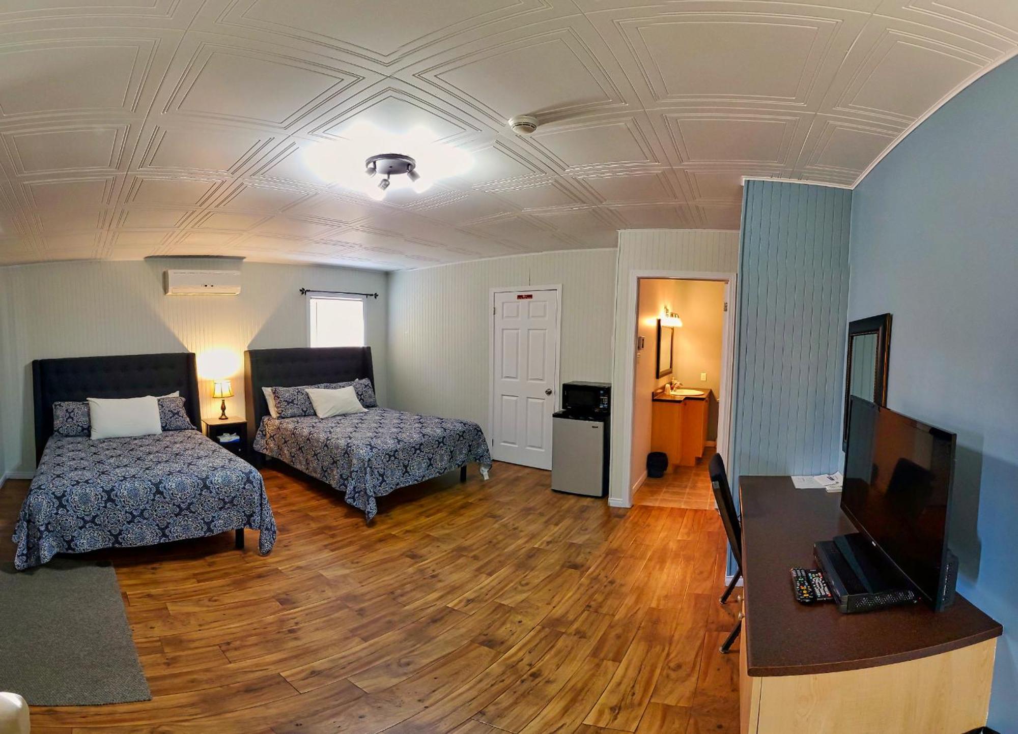 Motel Au Vieux Frontenac เธทฟอร์ด ไมนส์ ภายนอก รูปภาพ